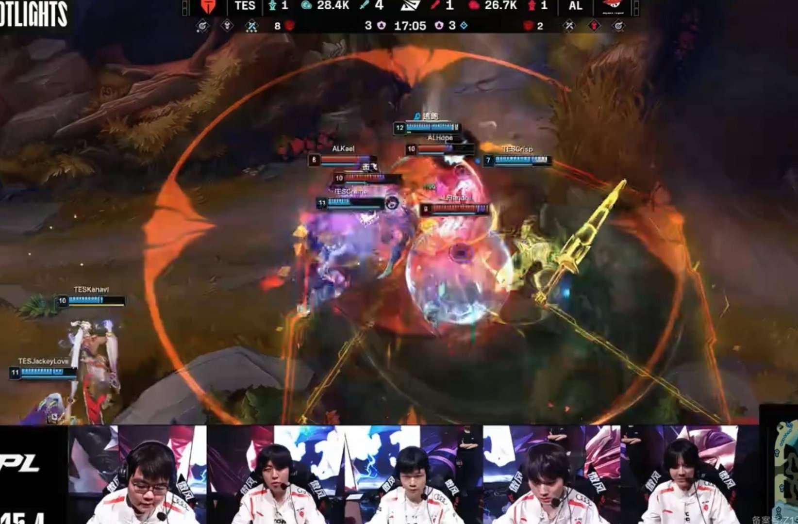 Uzi在TES比赛中爆冷，出色防守引发热议！